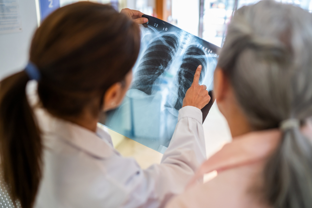 ER physician discussing scan with patient